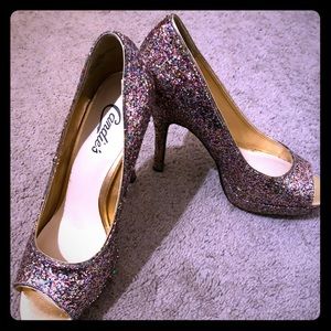 Awesome glittery Candie’s heels size 7.5